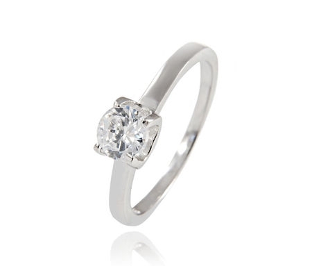 Srebrny pierścionek z pojedynczą dużą cyrkonią